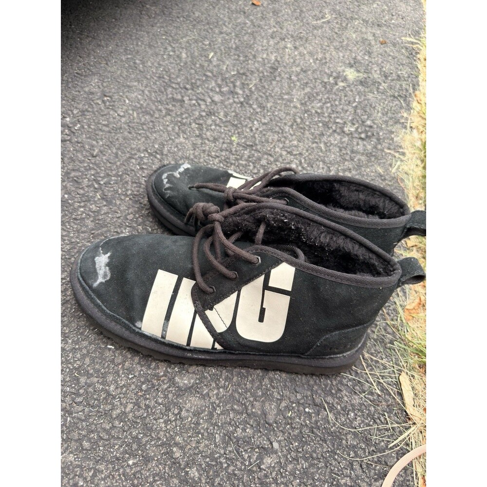 UGG Neumel Chopd Men’s Size 10 Black White Suede Chukka Boots 1128215 Lace Up